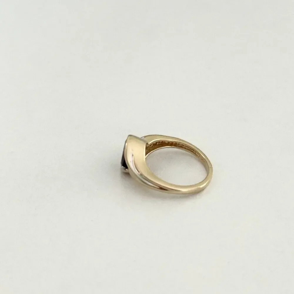 14K Gold Garnet Gemstone Solitaire Band Ring Size 4.5